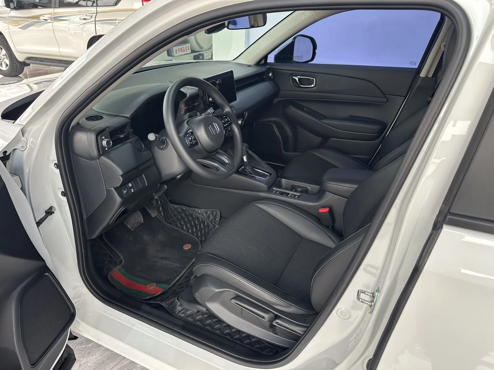 Фото 6 Honda Vezel