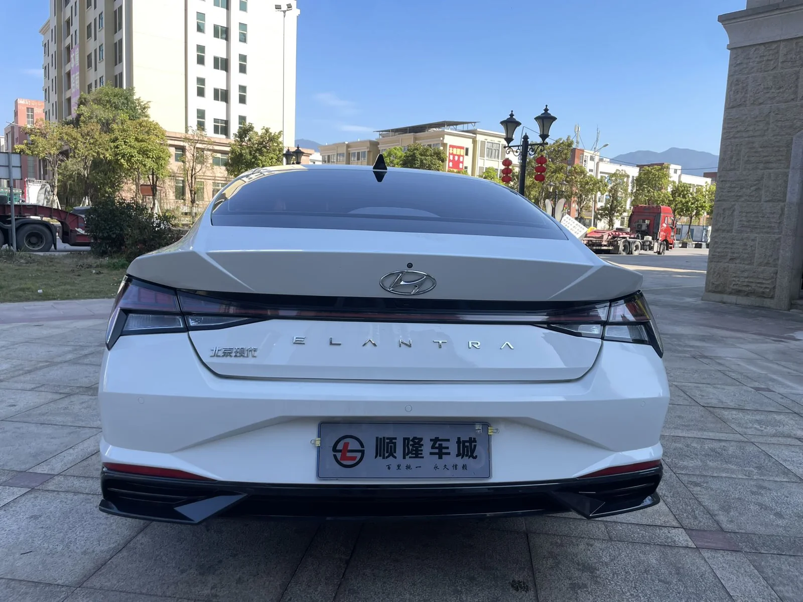 Фото 8 Hyundai Elantra