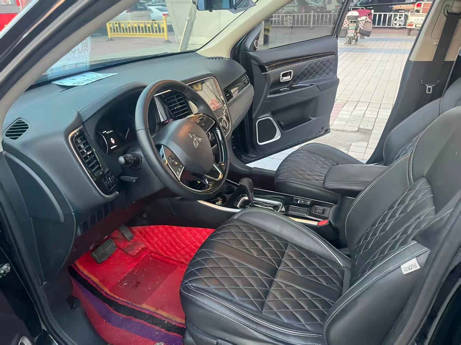 Фото 5 Mitsubishi Outlander