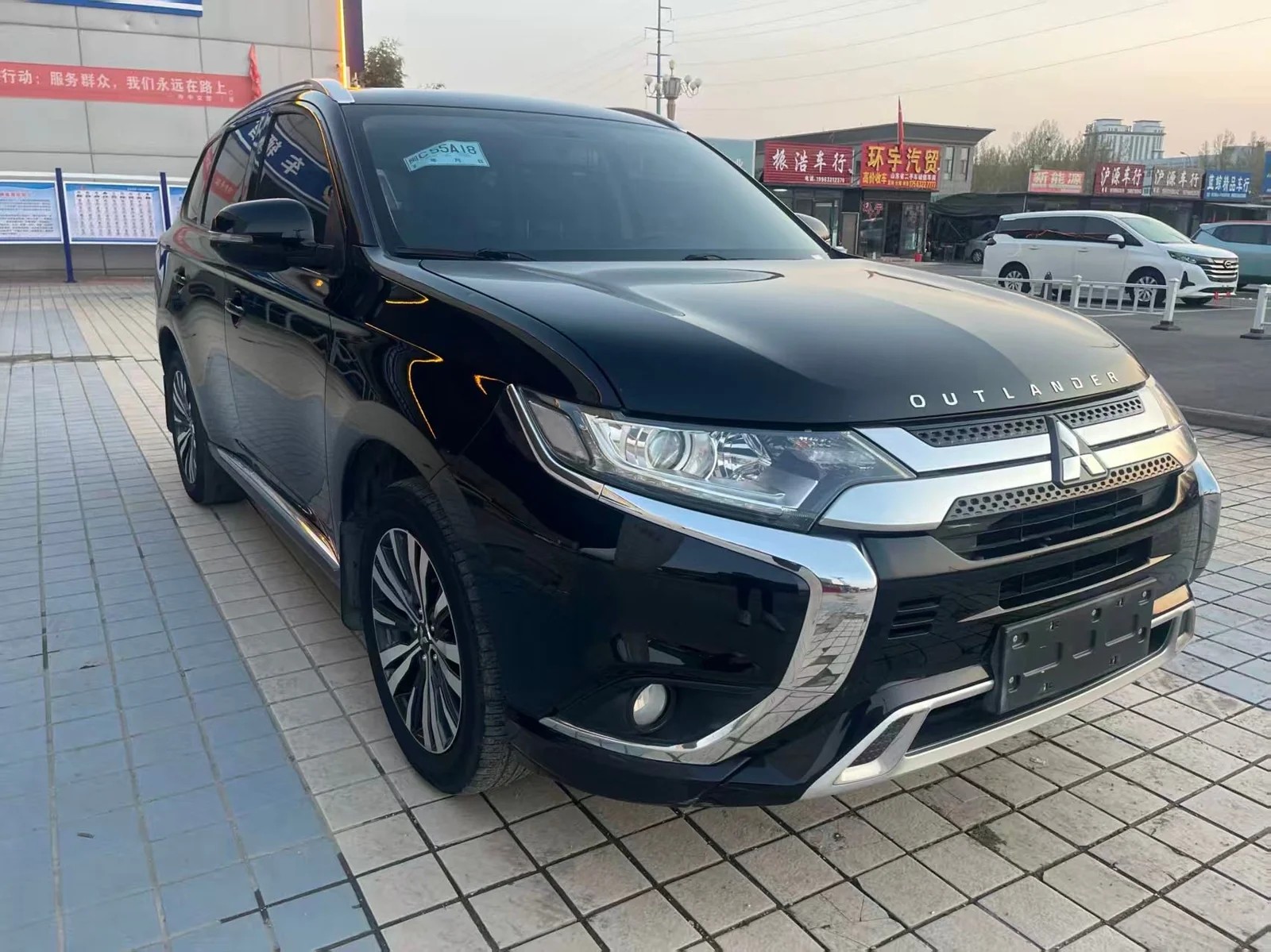 Фото 2 Mitsubishi Outlander