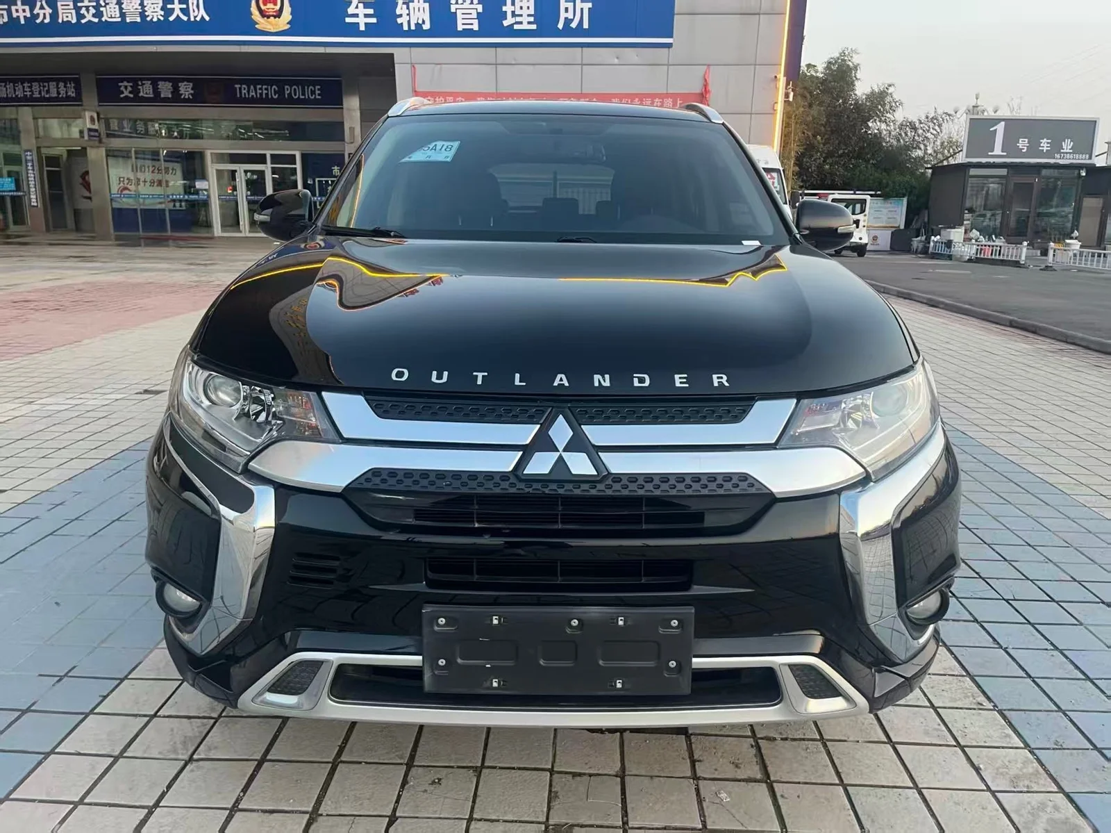 Фото 3 Mitsubishi Outlander