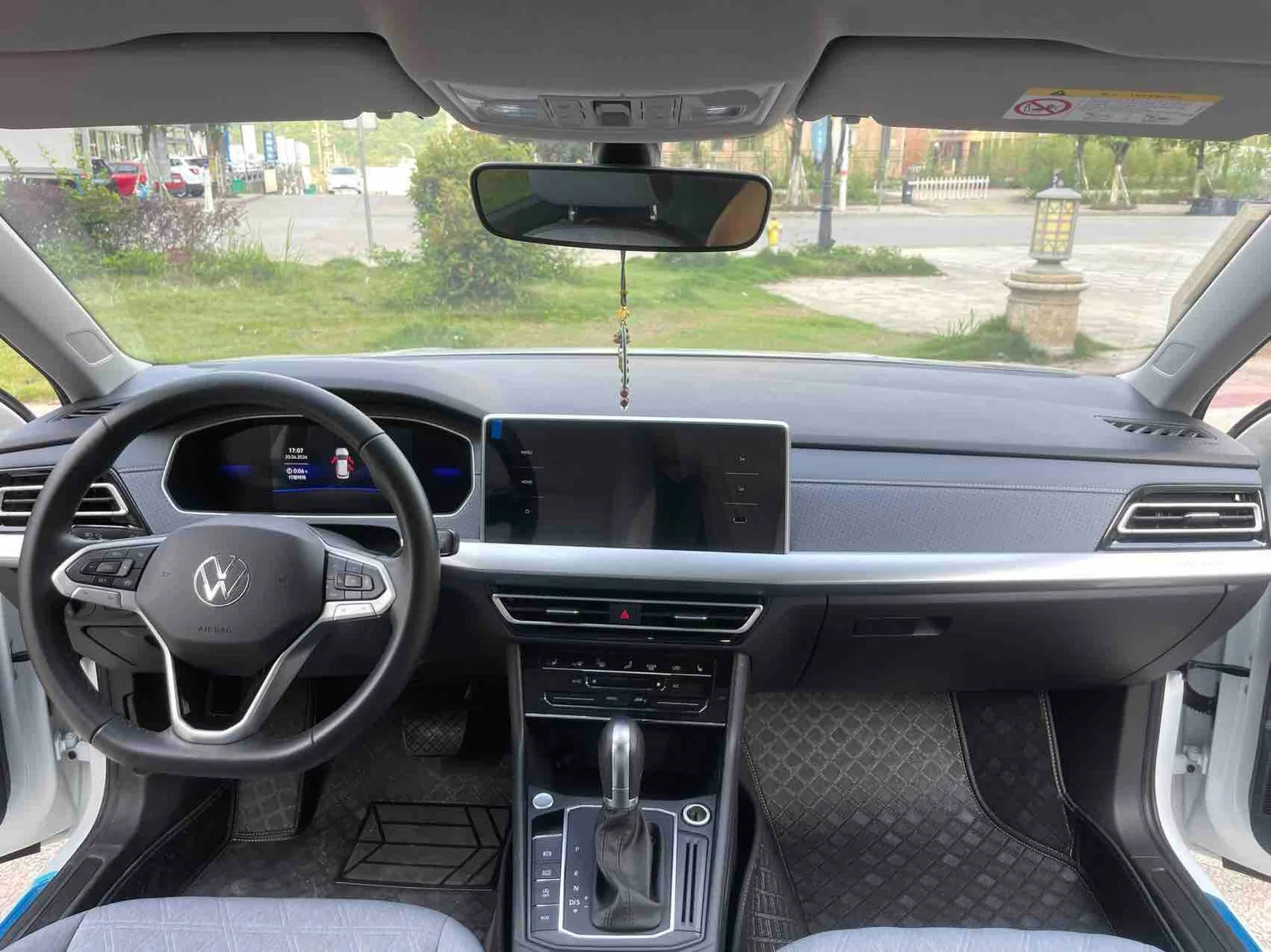 Фото 4 Volkswagen Lavida
