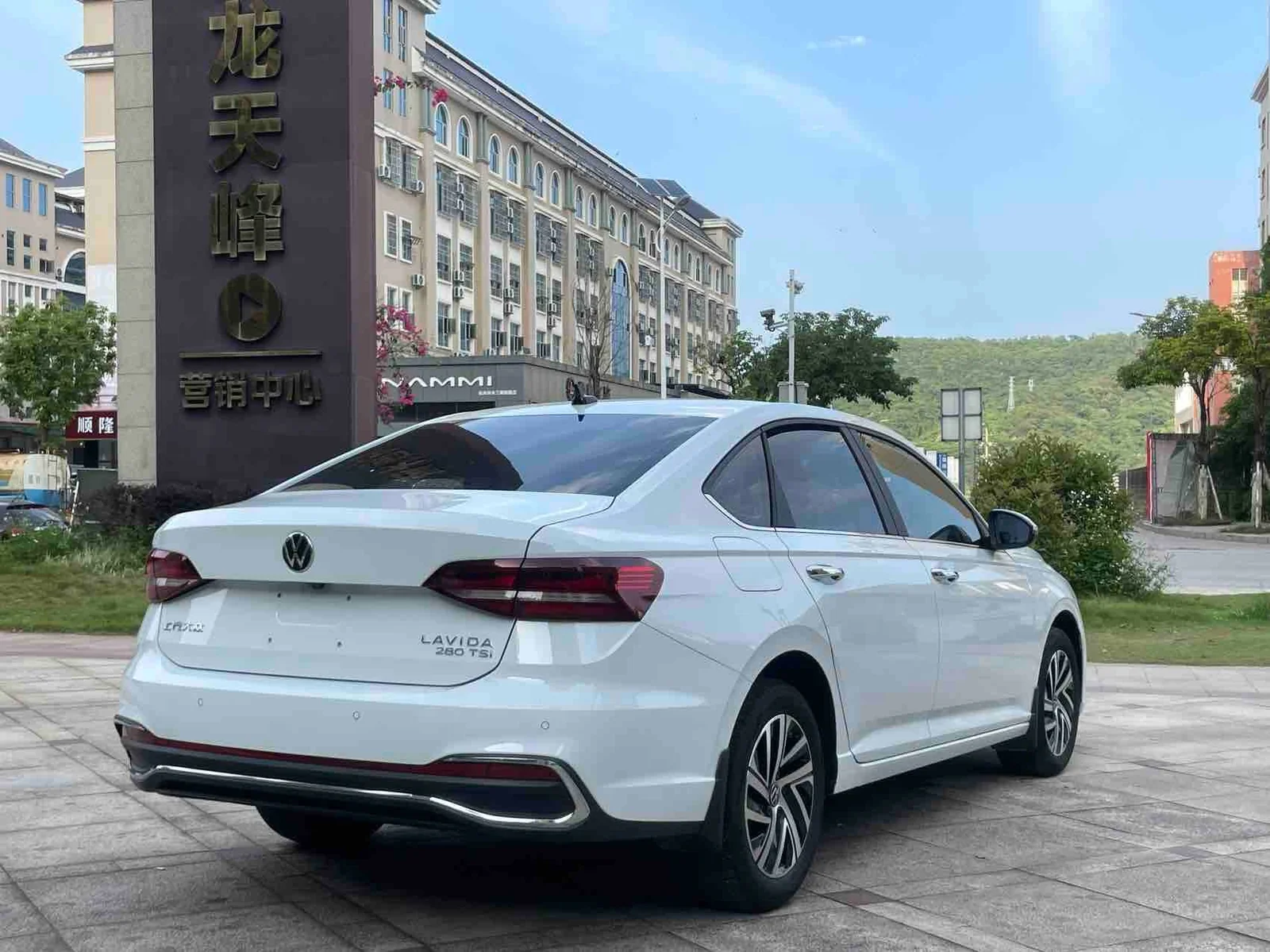 Фото 7 Volkswagen Lavida