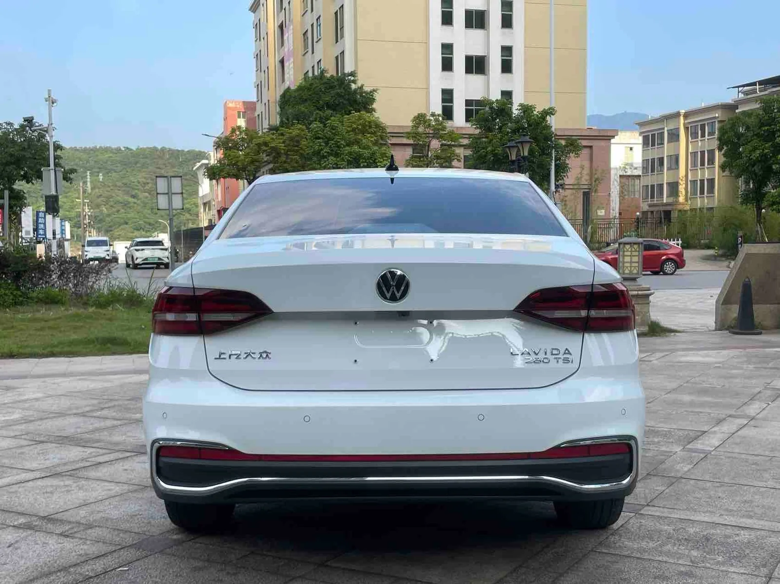 Фото 9 Volkswagen Lavida